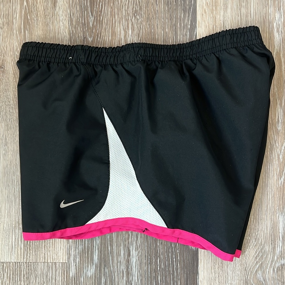 Nike Shorts - Picture 5 of 13